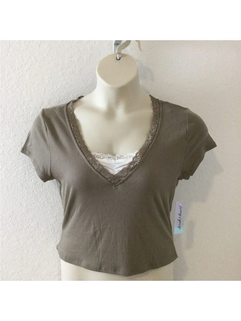 Derek Heart cocoa cropped tee with white lace trim inset Woman’s XL - Picture 1 of 9
